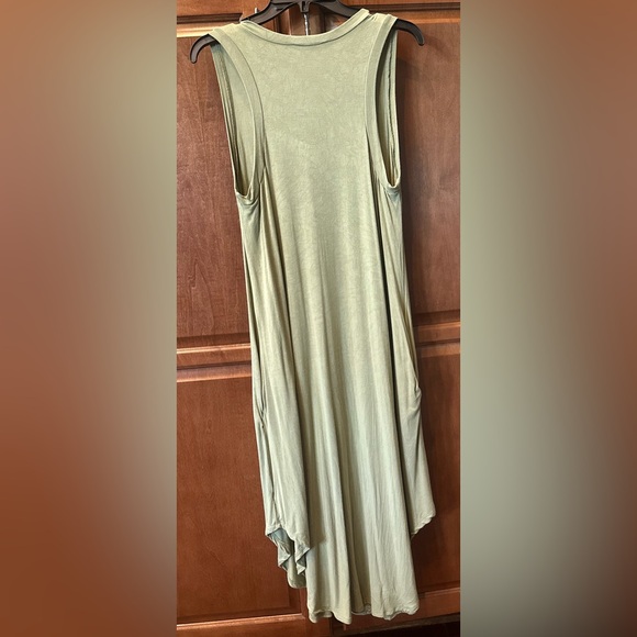 Charlotte Avery Green Sleeveless Dress. Medium. Bundle 4 Deals! - Picture 7 of 15